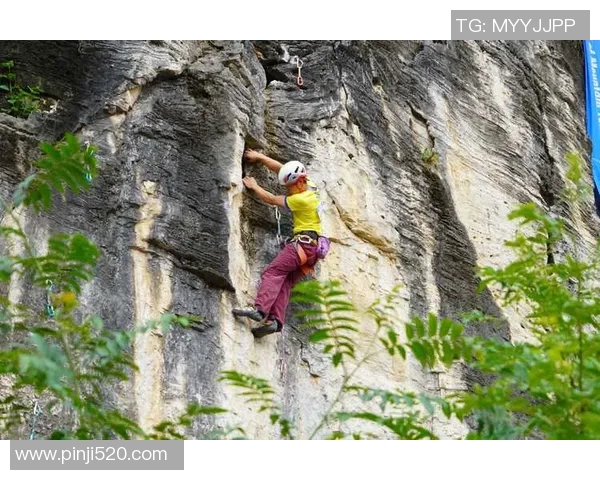 重庆攀岩队灵活性变革引发热议攀岩运动新发展探索 重庆攀岩队灵活性变革引发热议攀岩运动新发展探索