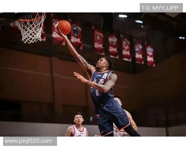 马尚布鲁克斯的篮球之路与辉煌成就解析